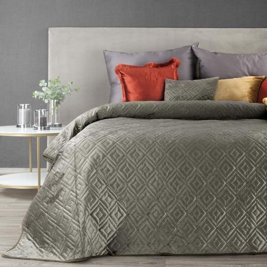 ARIEL 3 lovos užtiesalas iš minkšto aksomo su švelniu blizgesiu, dygsniuotas karštu presu 220x240 smėlio spalvos 378969 paveikslėlis