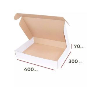 Paveikslėlis Balta kartoninė dėžė 400 mm x 300 mm x 70 mm Paveikslėlis Balta kartoninė dėžė 400 mm x 300 mm x 70 mm